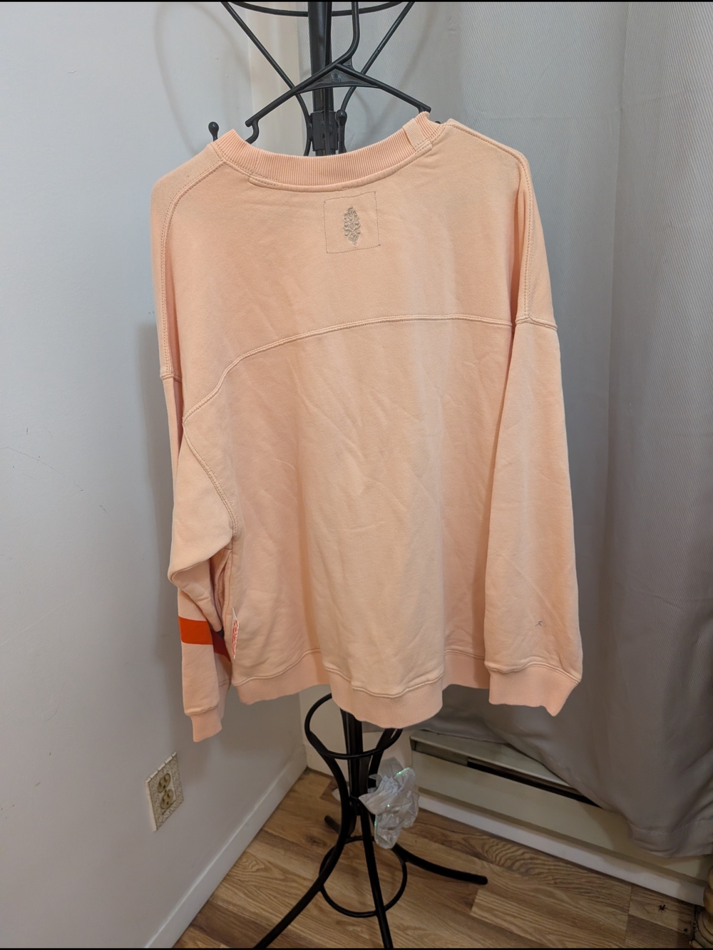 FP Movement Peach Graphic Crewneck Sweatshirt Size Small - Picture 3 of 3